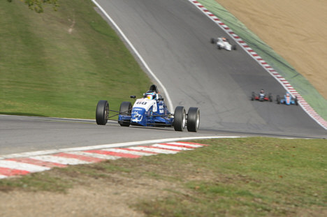 Den uofficielle Formel Ford-verdensmester, Dennis Lind, er en passioneret simracer.
